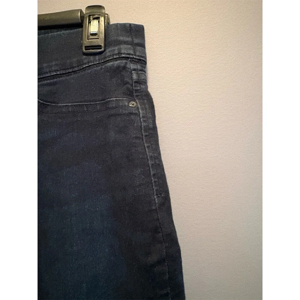 Signature by Levi Strauss Totally Shaping Pull-On Skinny Jeans Dark Wash - Picture 3 of 10